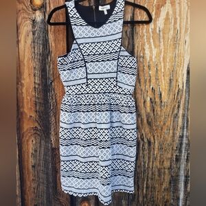 BLACK & WHITE DETAILED DRESS - MONTEAU LA - SIZE MEDIUM